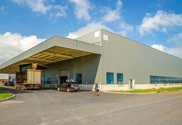 Commercial modular office building