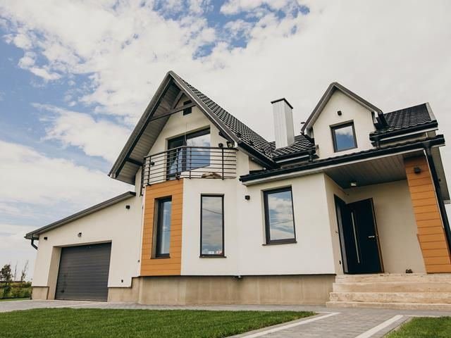 Two-storey modular home